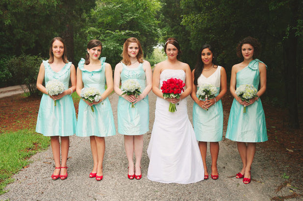 Today we're sharing a lovely aqua and red wedding captured by Heather H 