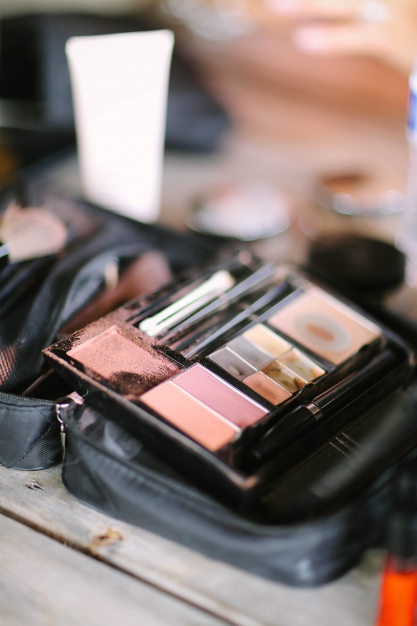 3 Makeup palett at Lindsey Plantation in Greer SC wedding
