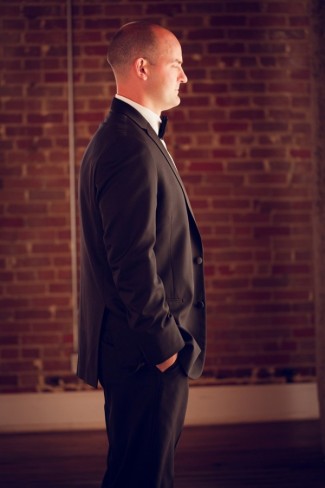 4 Groom waiting for first look