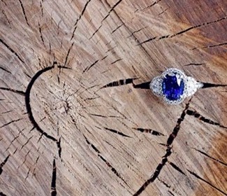 blue sapphire in wood round