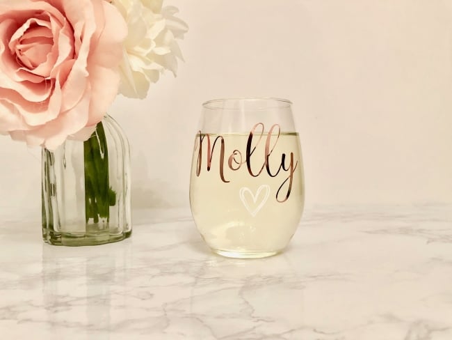 Custom wine glass for bridesmaids gift