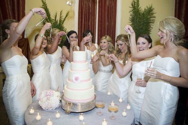 Wedding Tradition – The Cake Pull