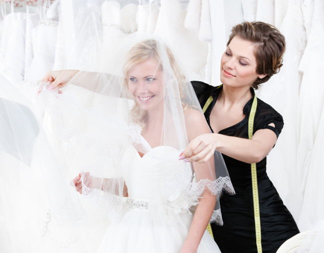 Why Design A Custom Bridal Veil For Your Wedding