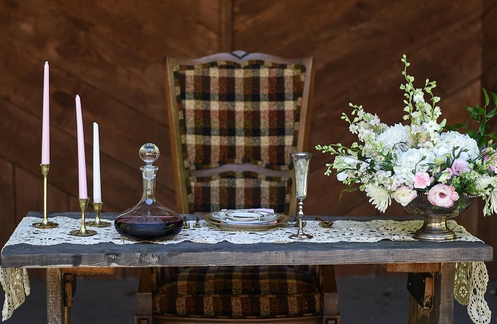 Downtown Abby themed wedding reception table scape