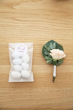 Groom's boutoniere with white rose created by Nina e i Fiori