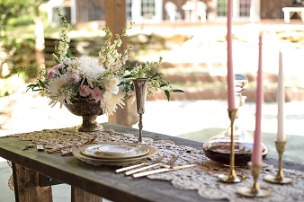 Vintage Downtown Abby themed wedding reception table scape