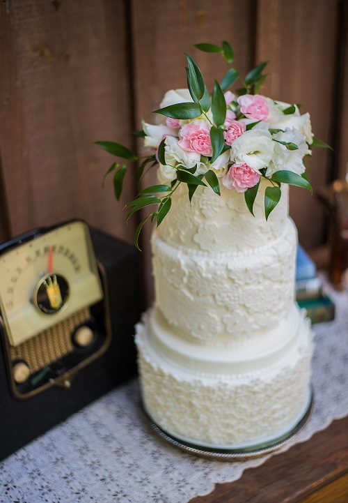 Wedding cake with lace detailing