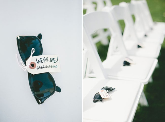 sunglasses-favor-for-guests-for-an-outdoor-wedding
