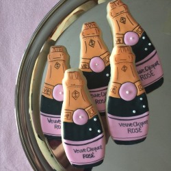 champagne-shaped-sugar-cookies