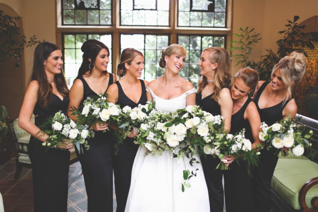 bridesmaids with bouquets