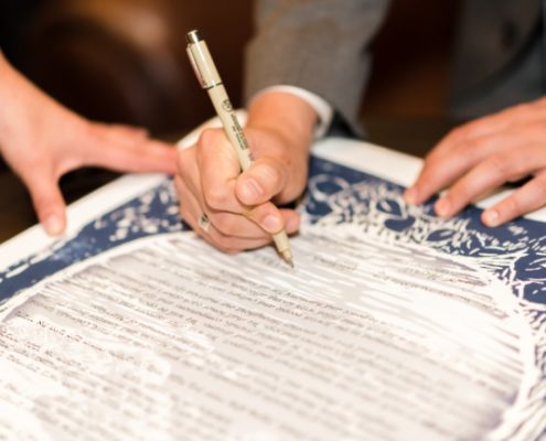 signing the ketubah