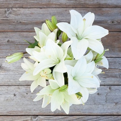 A bouquet of Lilies for 30th wedding anniversary gift for her