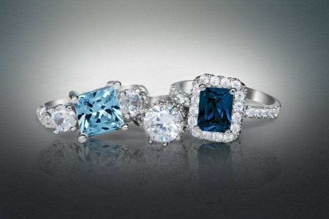 Blue sapphire engagement rings