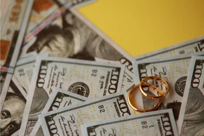wedding rings with money