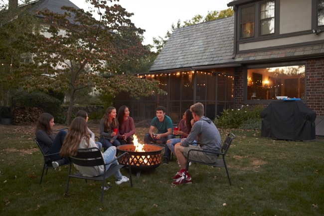 13 Best Backyard Fire Pits The Hottest, What Size Patio For Fire Pit