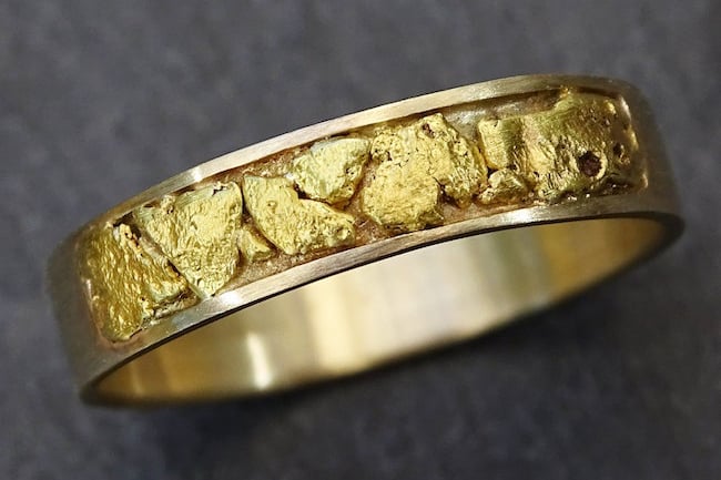 Horizontal and Vertical Grooves Pure Grade 23 Titanium Wedding Band Ring with Beveled Etches Horizontal and Vertical Grooves Pure Grade 23 Titanium Wedding Band Ring with Beveled Etches