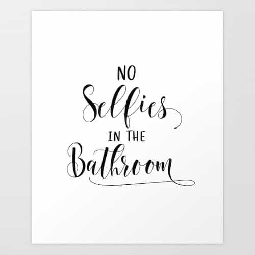 Pas de selfies dans la décoration murale de la salle de bain