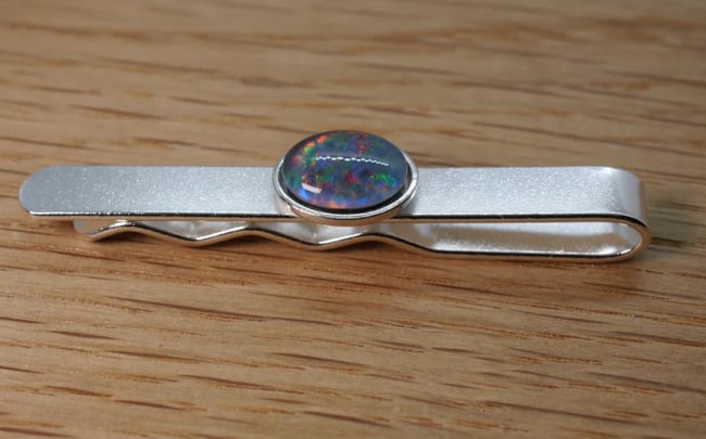 Clip coulissant pour barre de cravate opale
