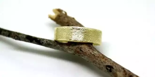 Gold Fingerprint Commitment Ring