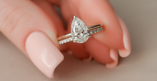 How to Wear a Pear Shaped Ring With Wedding Band
