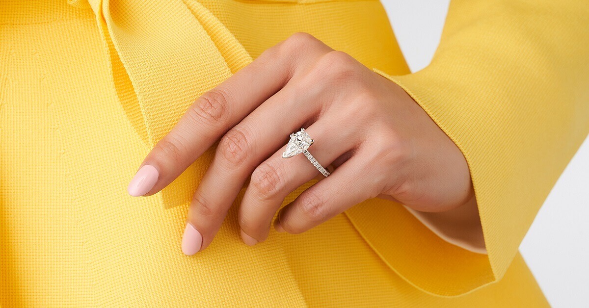 How to Wear a Pear Shaped Ring and Is There a Right Side?